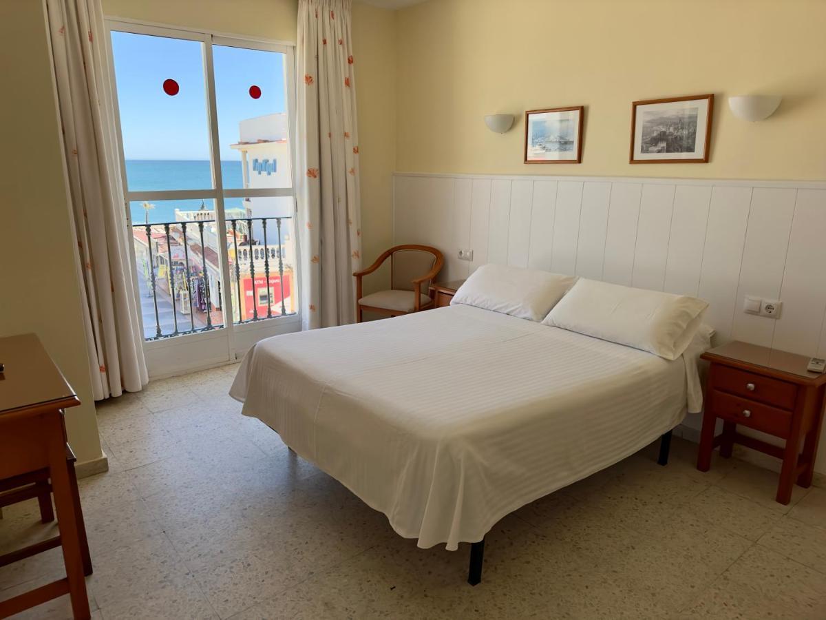 Hotel Cabello توريمولينوس المظهر الخارجي الصورة
