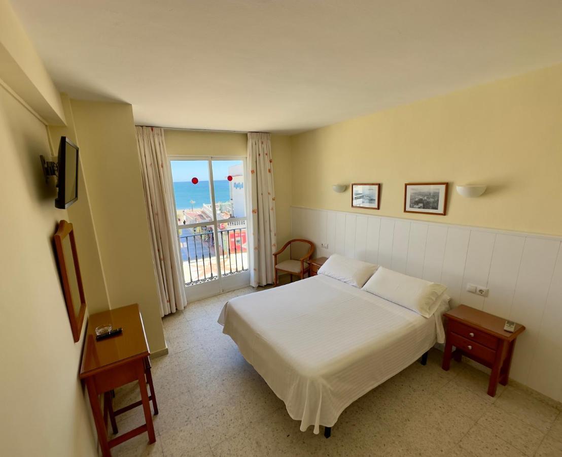 Hotel Cabello توريمولينوس المظهر الخارجي الصورة