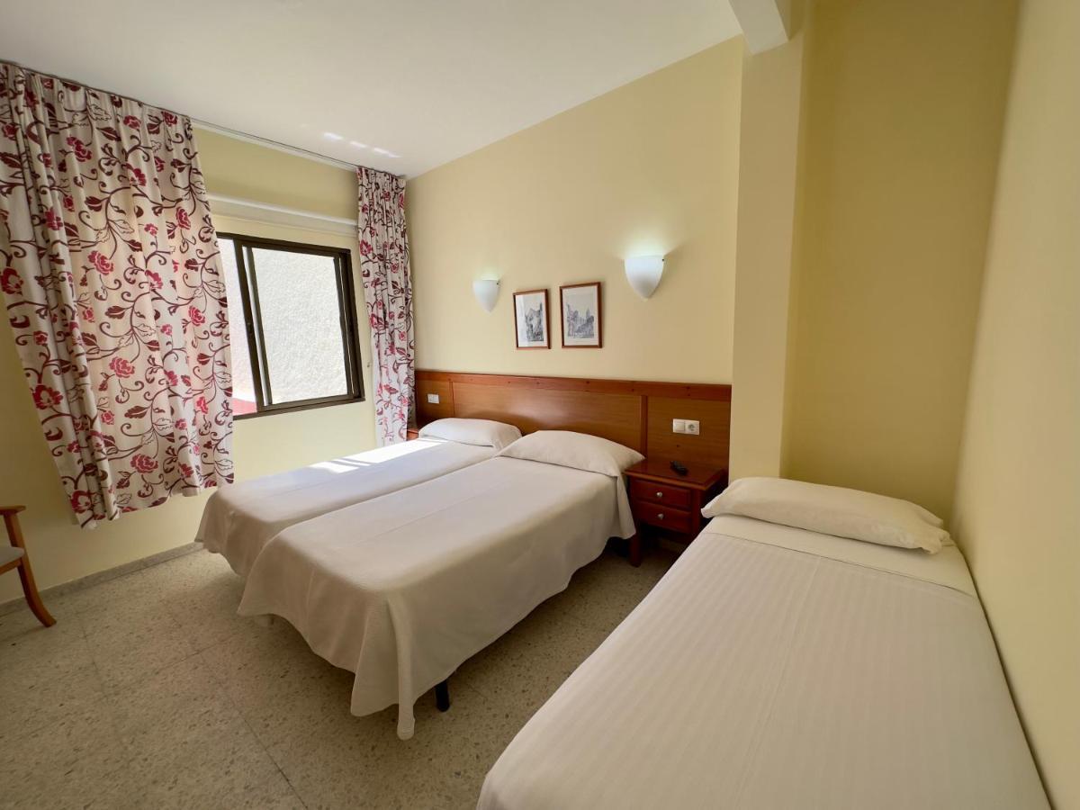 Hotel Cabello توريمولينوس المظهر الخارجي الصورة