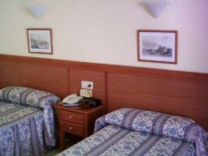Hotel Cabello توريمولينوس المظهر الخارجي الصورة