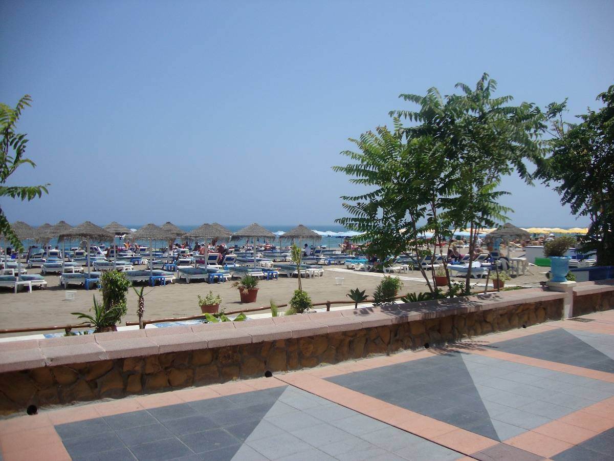 Hotel Cabello توريمولينوس المظهر الخارجي الصورة