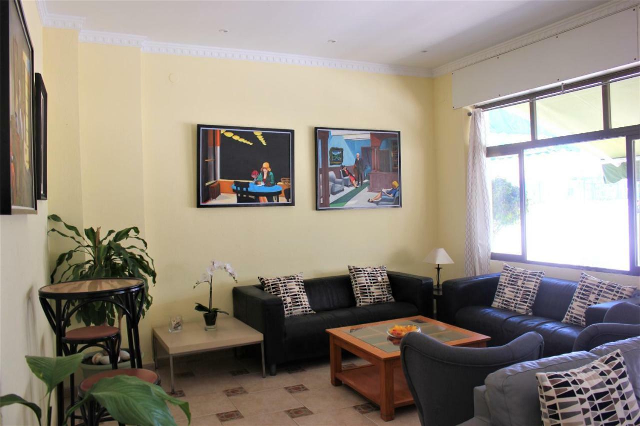 Hotel Cabello توريمولينوس المظهر الخارجي الصورة