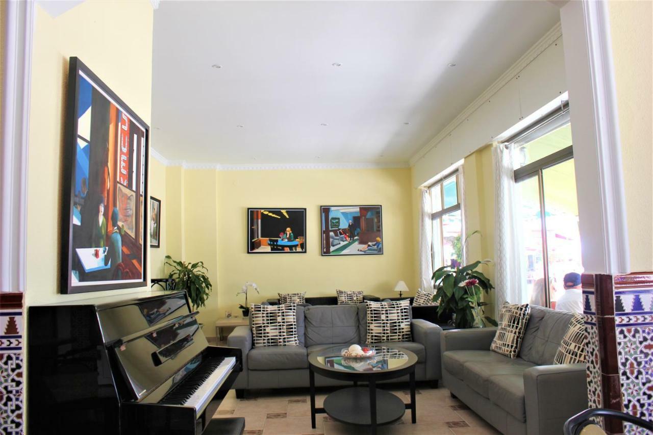 Hotel Cabello توريمولينوس المظهر الخارجي الصورة